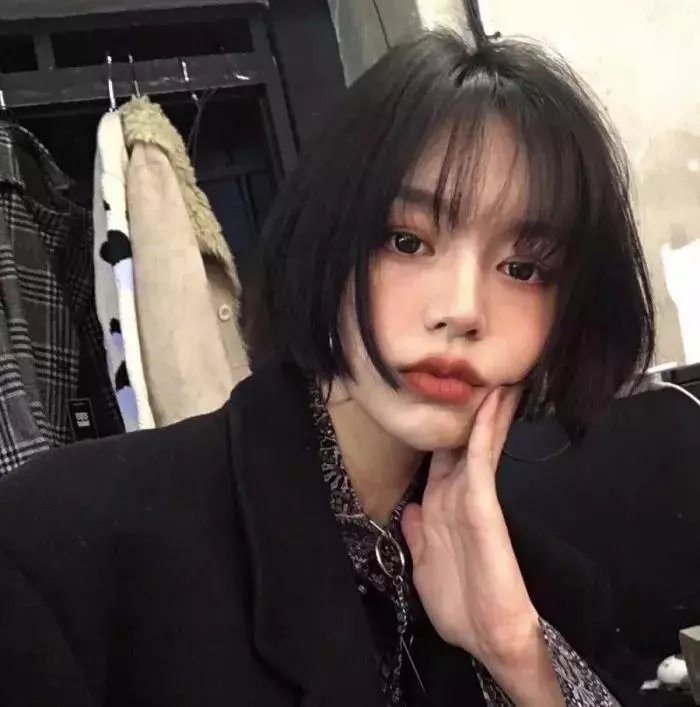 不可爱的她